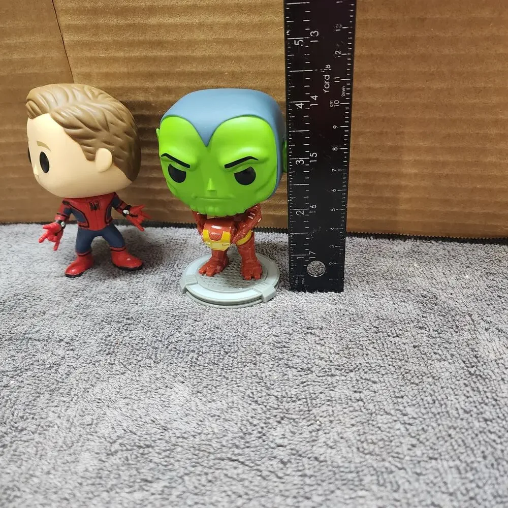 Lot of 11 Funko Pops Marvel Characters loose b39